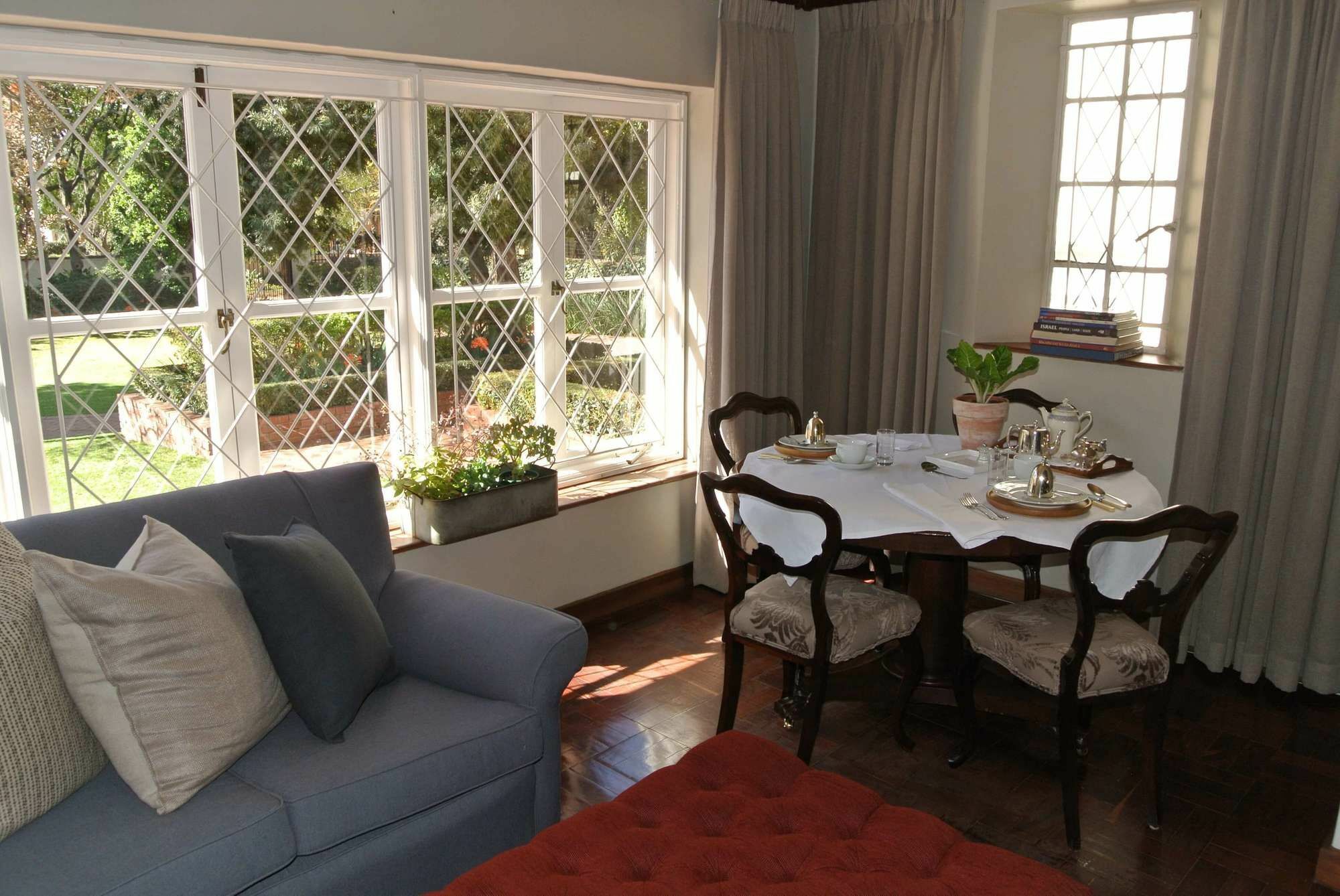 Brooklyn Manor Hotel Pretoria Exterior photo