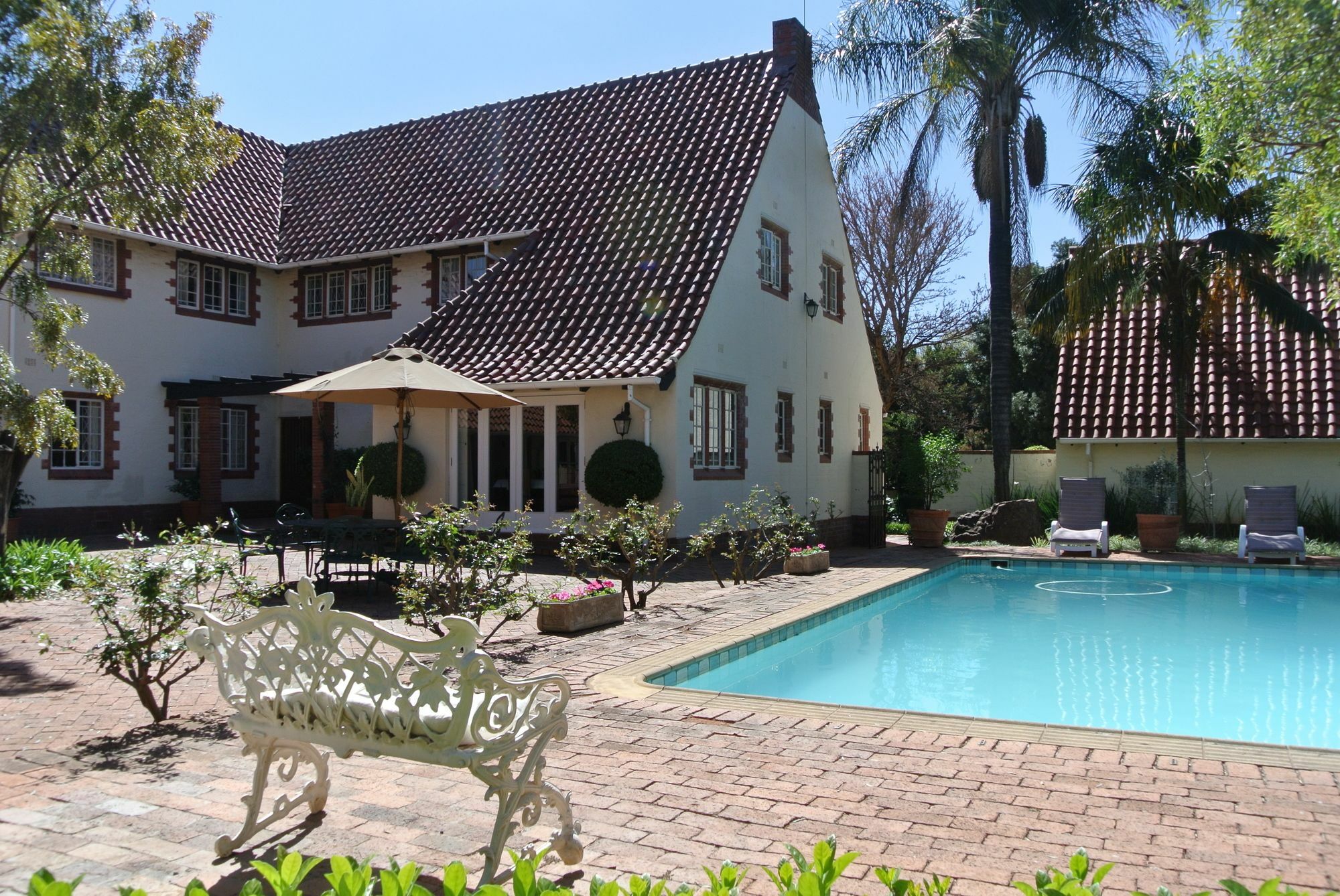 Brooklyn Manor Hotel Pretoria Exterior photo